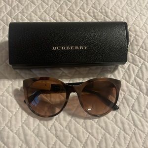 Burberry tortoise sunglasses with case and cloth
